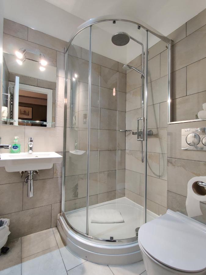 Blue Bells Hotel Лондон Екстериор снимка