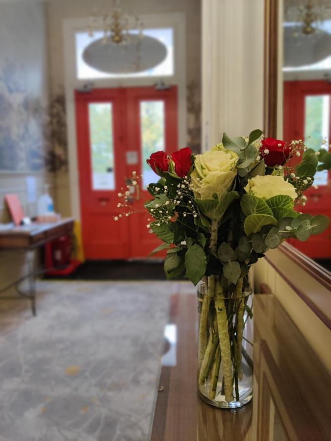 Blue Bells Hotel Лондон Екстериор снимка