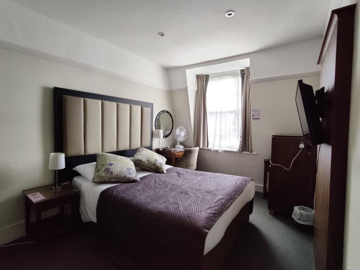 Blue Bells Hotel Лондон Екстериор снимка