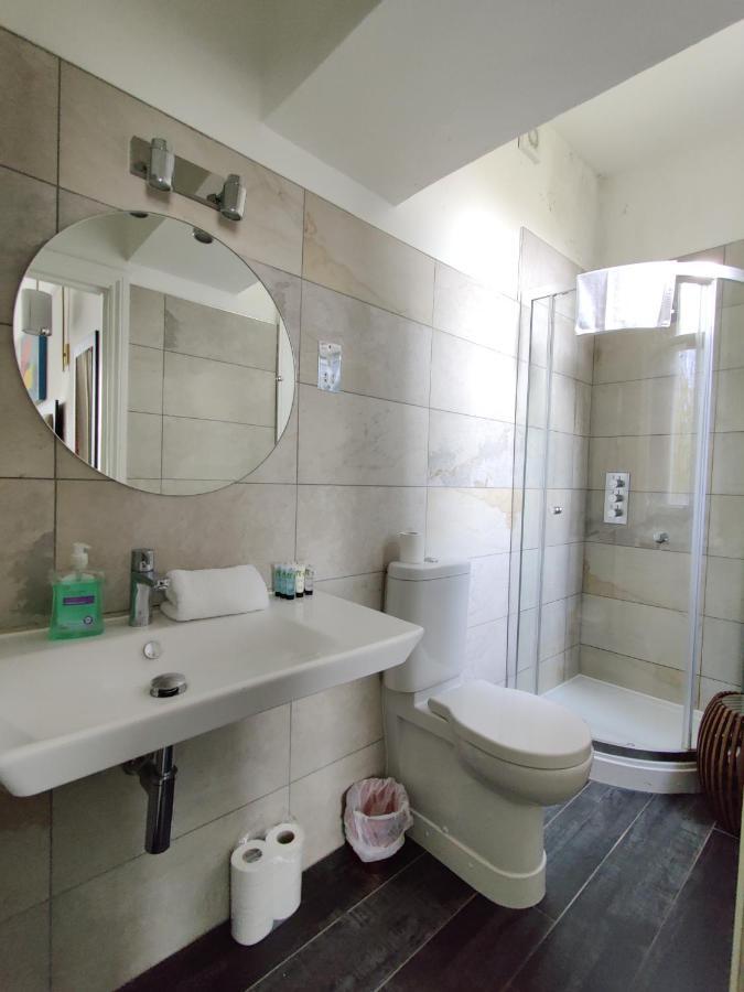 Blue Bells Hotel Лондон Екстериор снимка