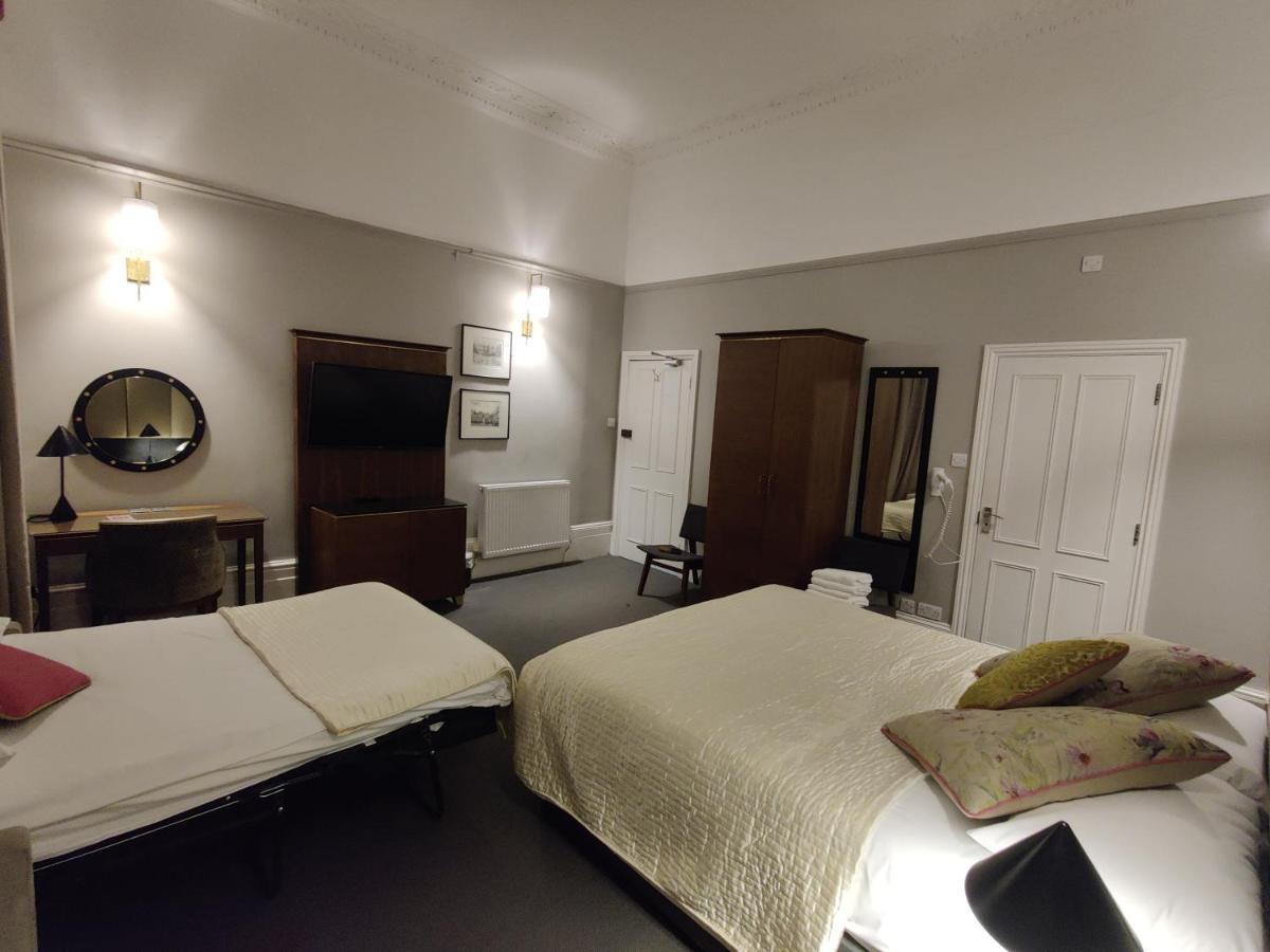 Blue Bells Hotel Лондон Екстериор снимка
