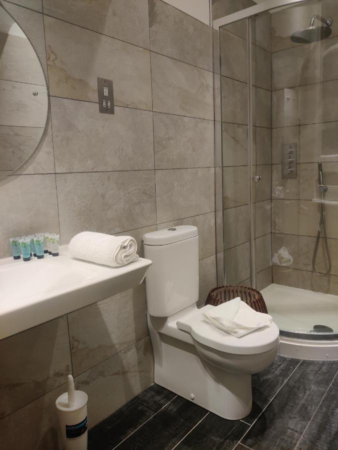 Blue Bells Hotel Лондон Екстериор снимка